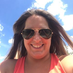 Meet your Posher, Christina